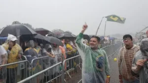 Deputado Marco Feliciano (PL-SP) durante ato na Praça do Cruzeiro (Foto: Aline Rechmann/Gazeta do Povo)